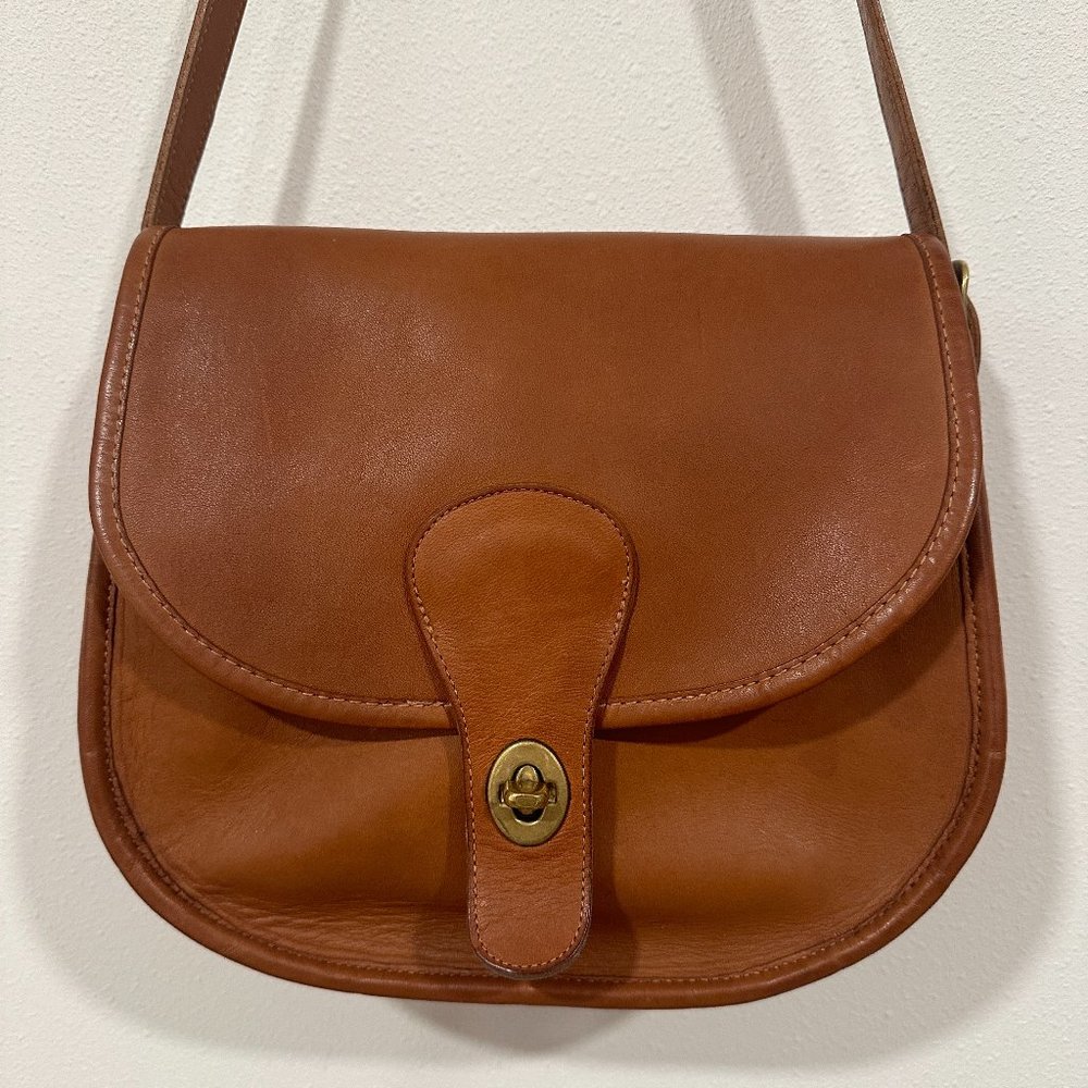 Vintage Coach crossbody turnlock handbag